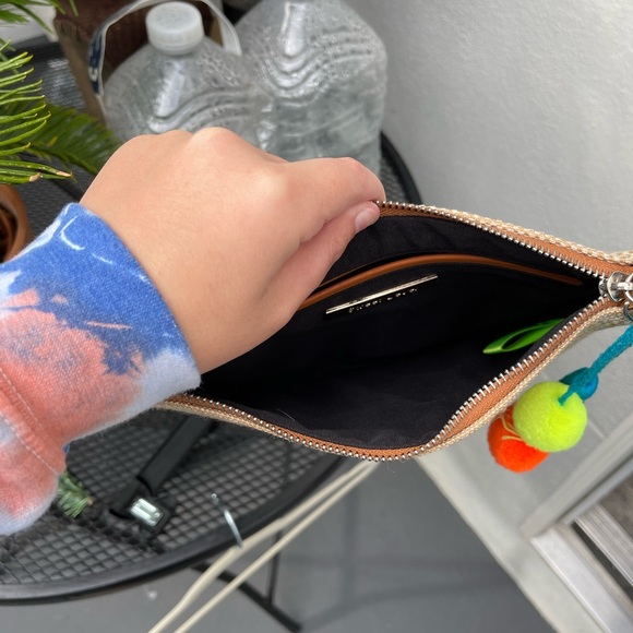 Pom pom summer wristlet/clutch - Picture 2 of 3